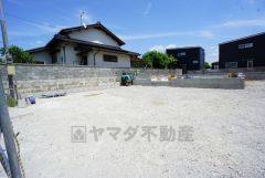 カースペースは停めやすい並列3台付き。ごふううふで1台ずつ所有出来ます＾＾