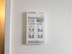 雨の日の洗濯も安心できる浴室暖房乾燥機付き浴室。