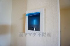 防犯性、セキュリティ対策に安心できるテレビモニター付きインターフォンです。セールスマン対策にもなり安心できます。