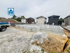敷地面積約88坪。 スーパー・コンビニまで徒歩13分圏内。 西鉄バス「せき損センター」停まで徒歩5分。