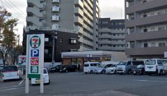 セブンイレブン　板付バス停前店