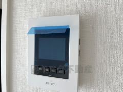 防犯性、セキュリティ対策に安心できるテレビモニター付きインターフォンです。セールスマン対策にもなり安心できます。