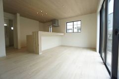 キッチンとダイニングの動線が近く、持ち運びに便利です。