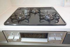 3口コンロなので、効率よくお料理が楽しめます。毎日のお料理も楽しくなりますね＾＾