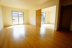 同仕様写真。将来にわたって住みやすくプランニングを重ねて設計された間取で日々の生活をしやすい導線を考えた居住空間を創り上げております＾＾