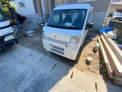 駐車スペースはゆとりある2台分を確保。マイカー用に、お客さま用に、余裕を持ってご利用いただけます^^
