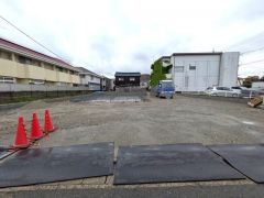 駐車スペースはゆとりある2台分を確保。マイカー用に、お客さま用に、余裕を持ってご利用いただけます。