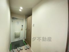 たっぷり収納できるシューズボックスです。家族全員の靴がきれいに整頓できます。