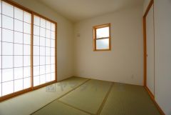 ＬＤＫに隣接する和室です。様々な使用用途で活躍しそうです。