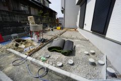 駐車スペースはゆとりある2台分を確保。マイカー用に、お客さま用に、余裕を持ってご利用いただけます。