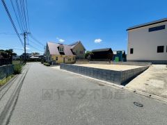 前面道路は公道東側約5.3ｍ。イオン福岡店まで車で約10分（3.1ｋｍ）