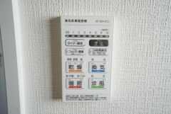 同仕様写真。浴室換気暖房乾燥機付きなので、雨の日も気にせず洗濯物が干せます。