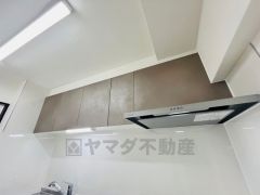 調理により発生する油煙や臭いを吸い込み、屋外へ排気してくれます。