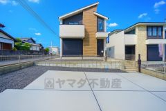 大きな車でも駐車しやすいため、車のサイズを気にせず好きな車に乗れます。