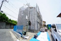 現地（2025年5月）撮影写真。 2025年6月下旬完成予定。 同一ハウスメーカー物件内覧可能です。 お気軽にお問い合わせください＾＾