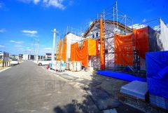 前面道路は公道西側6ｍ。