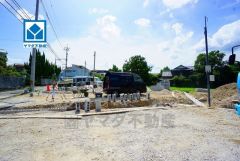 スーパー・コンビニまで徒歩8分圏内＾＾周辺環境充実。西鉄バス「通古賀南」停徒歩7分＾＾