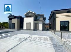 並列駐車3台。敷地面積58坪＾＾スーパー・コンビニ・ドラッグストア・バス停徒歩10分圏内。