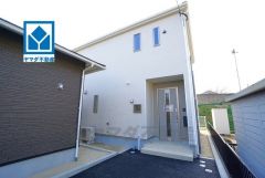 イオン福岡まで車で約14分（4.2ｋｍ）ショッピングや映画鑑賞等楽しめます＾＾