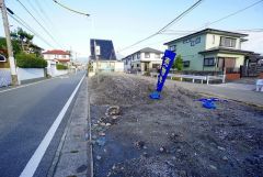 カースペースは並列3台。ご夫婦で1台ずつとご友人や急な来客があっても安心です＾＾