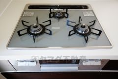 同仕様写真。3口コンロなので、効率よくお料理が楽しめます。毎日のお料理も楽しくなりますね＾＾