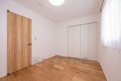 住む人のこだわりを活かすお部屋です＾＾日当たりがよく、子供部屋におススメ＾＾