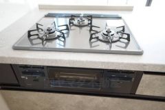 3口コンロなので、効率よくお料理が楽しめます。毎日のお料理も楽しくなりますね＾＾