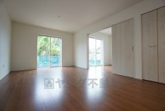 同仕様写真。将来にわたって住みやすくプランニングを重ねて設計された間取で日々の生活をしやすい導線を考えた居住空間を創り上げております＾＾