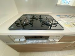 3口コンロなので、効率よくお料理が楽しめます。毎日のお料理も楽しくなりますね＾＾