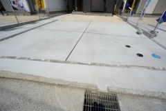 駐車スペースはゆとりある2台分を確保。マイカー用に、お客さま用に、余裕を持ってご利用いただけます^^