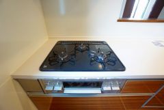 3口コンロなので、効率よくお料理が楽しめます。毎日のお料理も楽しくなりますね＾＾