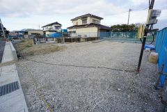 駐車スペースはゆとりある4台分を確保。マイカー用に、お客さま用に、余裕を持ってご利用いただけます。