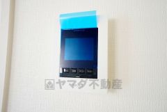 防犯性、セキュリティ対策に安心できるテレビモニター付きインターフォンです。セールスマン対策にもなり安心できます。