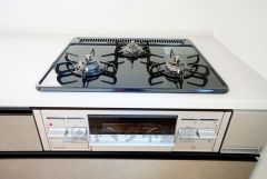 3口コンロなので、効率よくお料理が楽しめます。毎日のお料理も楽しくなりますね＾＾
