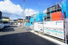 前面道路は交通量が少なく小さなお子様がいるご家庭でも安心です＾＾