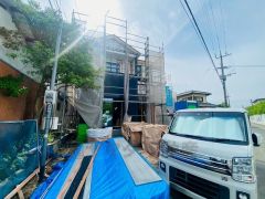 現地（2025年5月）撮影写真。 2025年6月完成予定。同一ハウスメーカー物件内覧可能です。お気軽にお問い合わせください＾＾