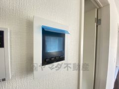 防犯性、セキュリティ対策に安心できるテレビモニター付きインターフォンです。セールスマン対策にもなり安心できます。