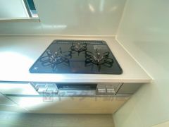 3口コンロなので、効率よくお料理が楽しめます。毎日のお料理も楽しくなりますね＾＾