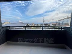 雨の日の洗濯も安心できる浴室暖房乾燥機付き浴室。リモコンで操作もボタン1つで簡単。 浴室暖房乾燥機には、暖房、乾燥、涼風、換気の4つの機能が付いています。タイマー付きです。