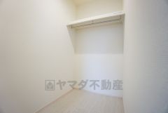 同仕様写真。1階ファミリークローゼット。