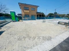 こちらの家には停めやすい並列駐車が3台分ついてます。車好きのご主人の洗車もゆったり。来客時も安心です＾＾