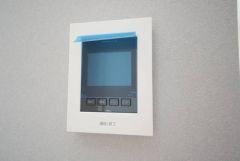 防犯性、セキュリティ対策に安心できるテレビモニター付きインターフォンです。セールスマン対策にもなり安心できます。