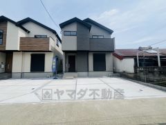カースペース並列3台。 ご夫婦で1台ずつと急な来客があっても安心です＾＾余裕を持って駐車出来ます＾＾