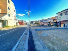 前面道路は公道東側約8.9～9ｍ。西鉄バス「筒井四丁目」停徒歩2分＾＾