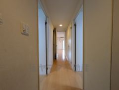 収納力豊富なシューズクローゼット付き。