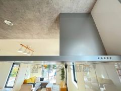 調理により発生する油煙や臭いを吸い込み、屋外へ排気してくれます。