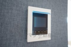 防犯性、セキュリティ対策に安心できるテレビモニター付きインターフォンです。セールスマン対策にもなり安心できます。
