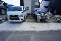 駐車スペースはゆとりある3台分を確保。マイカー用に、お客さま用に、余裕を持ってご利用いただけます^^