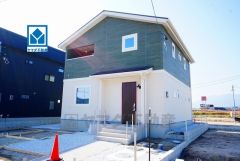 オール電化住宅。飯塚駅まで徒歩10分＾＾