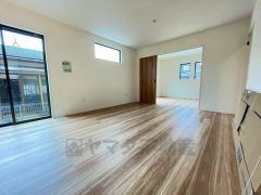 居心地の良い空間のリビングルームはご家族のコミュニケーションも自然と広がります。